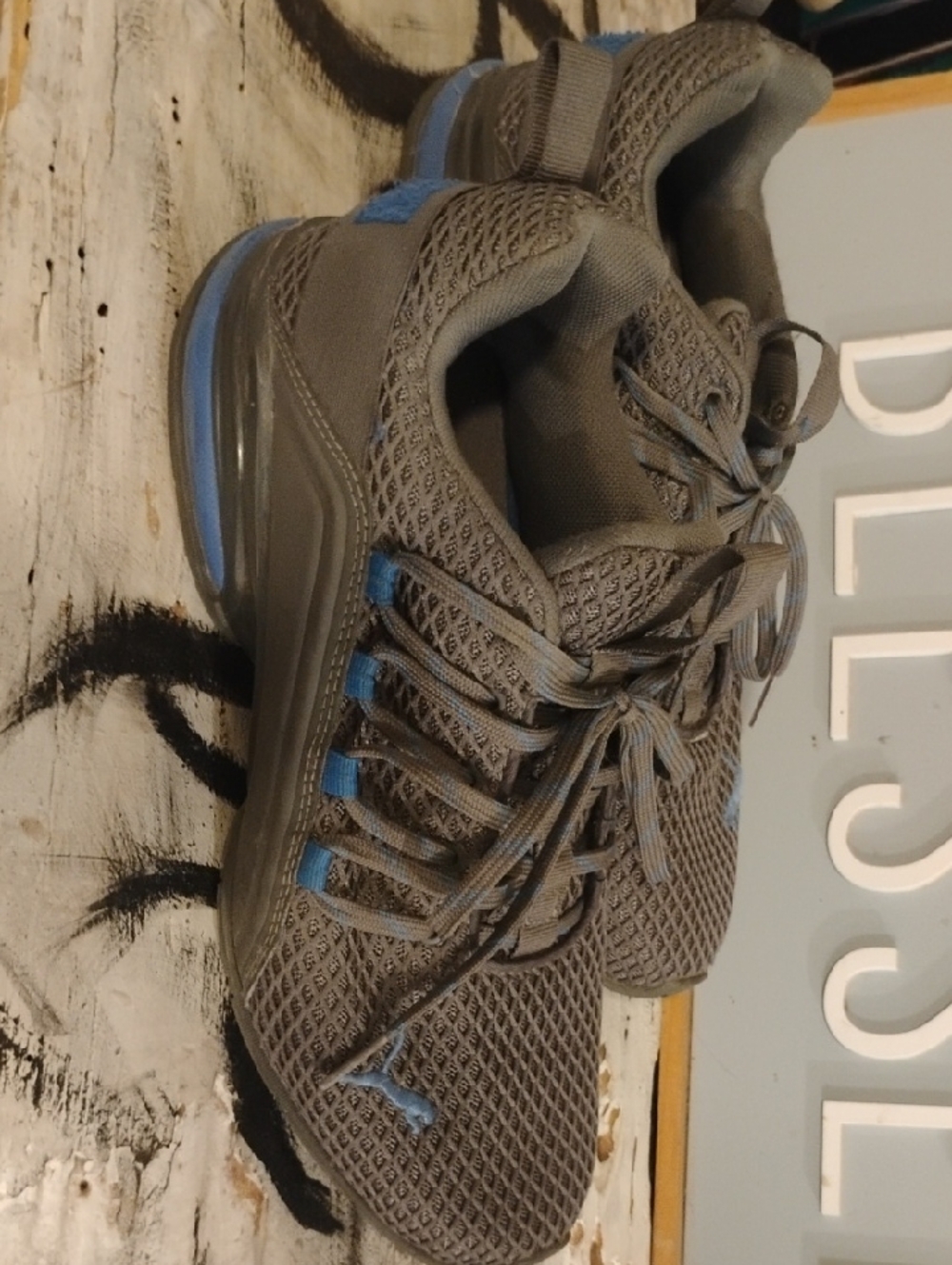 Men's Puma Axelion Spark Gray Athletic Cross Trainers with Blue Accents. 7.5